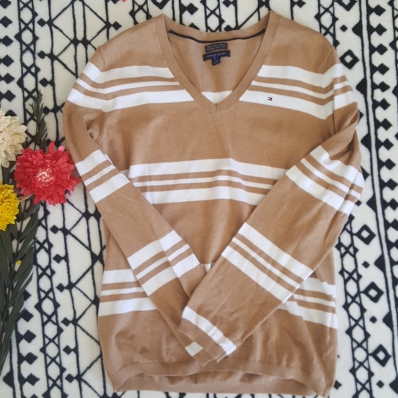NWOT Tommy Hilfiger  Sweater - Picture 1 of 4